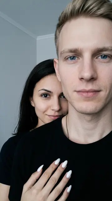 Домашнее селфи вдвоём — AI фотосессия (AI-образ)